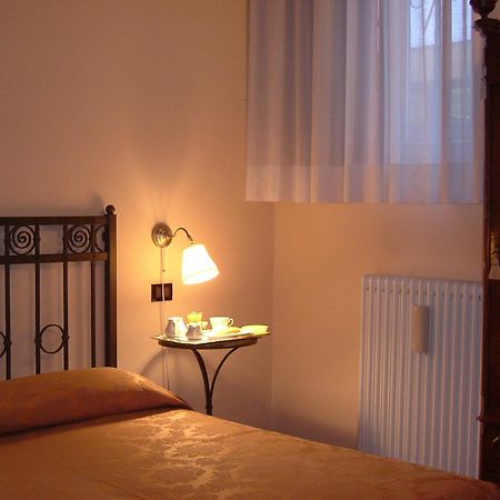 Hotel De Prati Ferrara Bagian luar foto