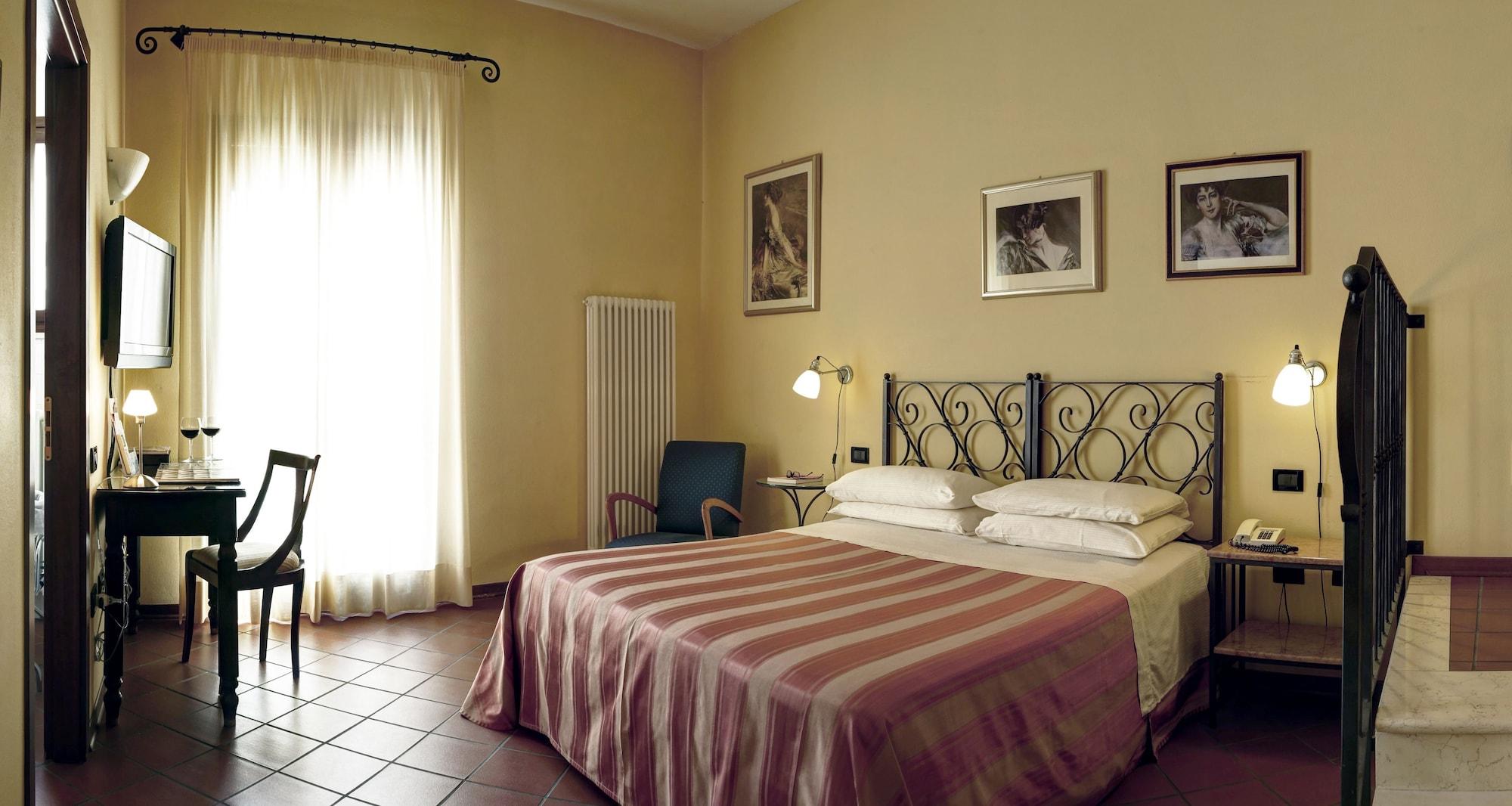 Hotel De Prati Ferrara Bagian luar foto