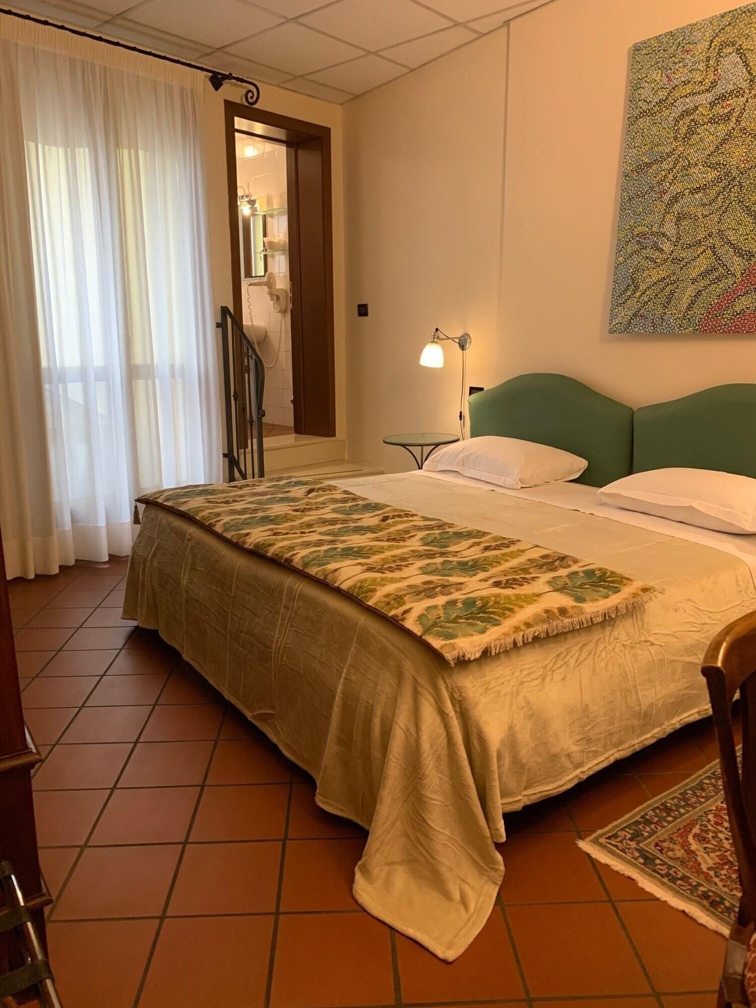 Hotel De Prati Ferrara Bagian luar foto