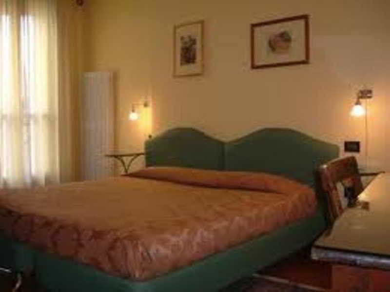 Hotel De Prati Ferrara Bagian luar foto
