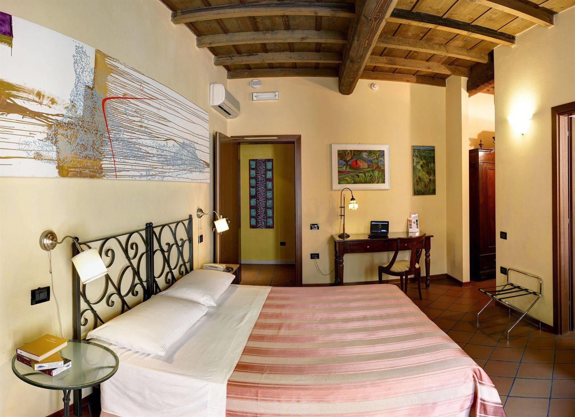 Hotel De Prati Ferrara Bagian luar foto